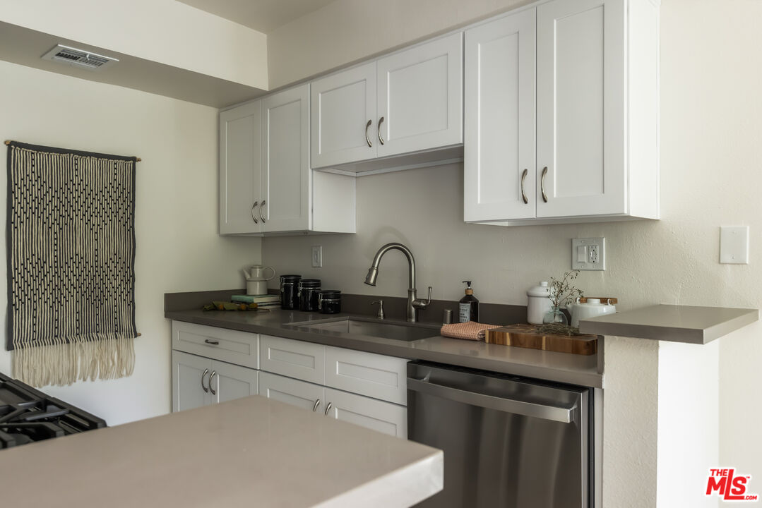 4511 Murietta Ave Unit: 6
