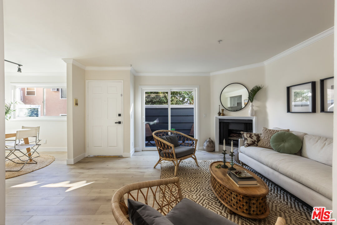 4511 Murietta Ave Unit: 6