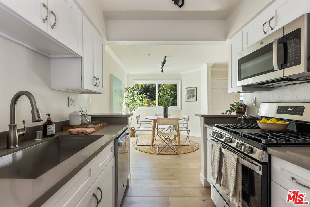 4511 Murietta Ave Unit: 6