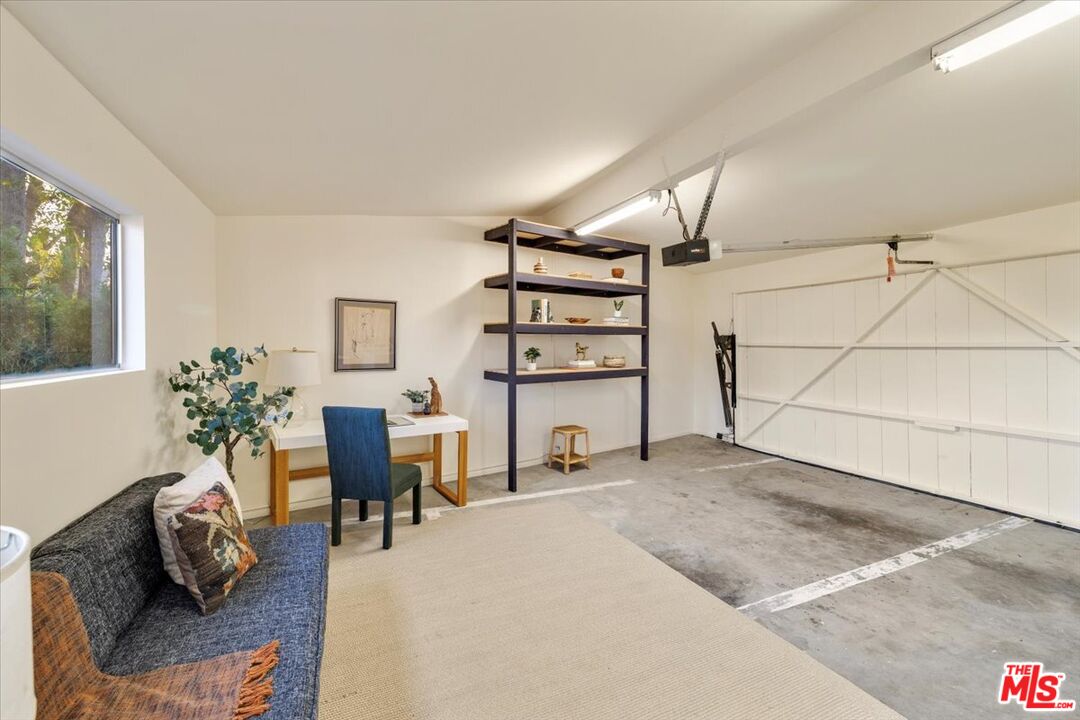 2601 Lake View Ave