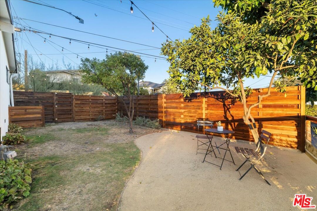 2601 Lake View Ave