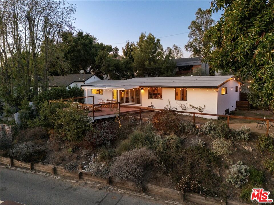 2601 Lake View Ave