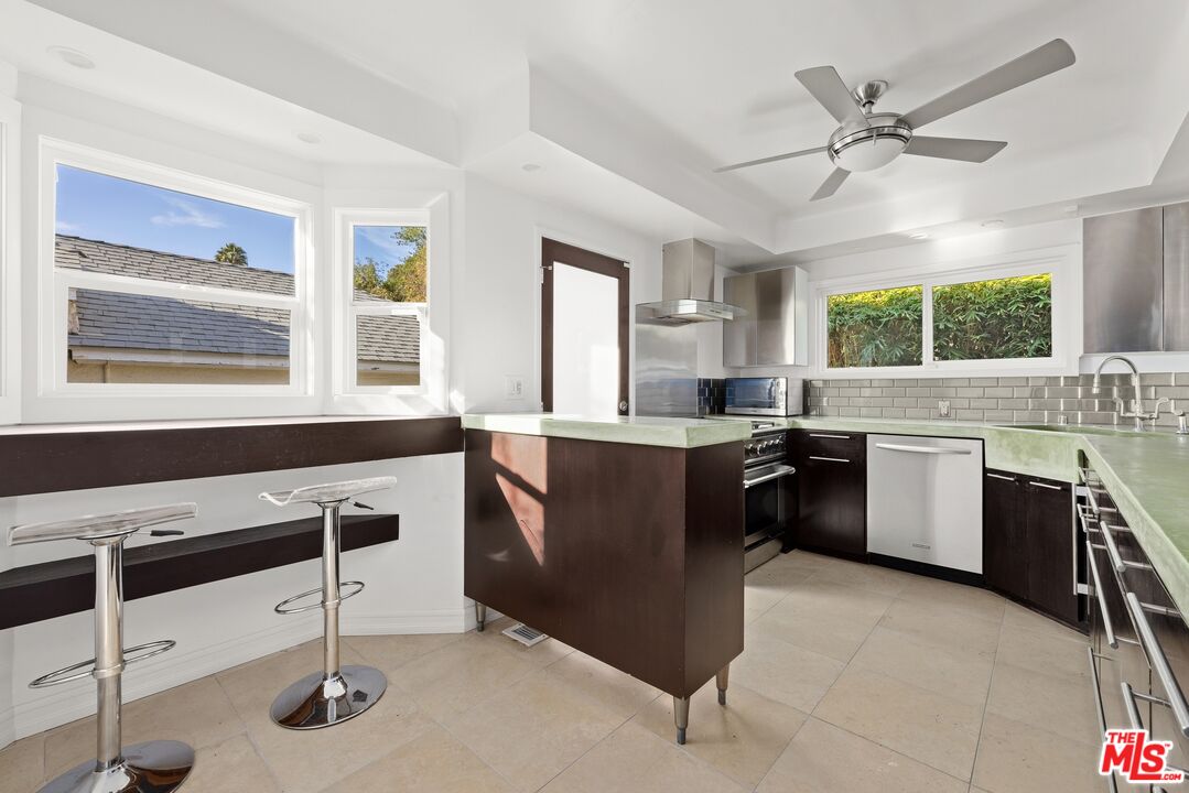 3318 Troy Dr
