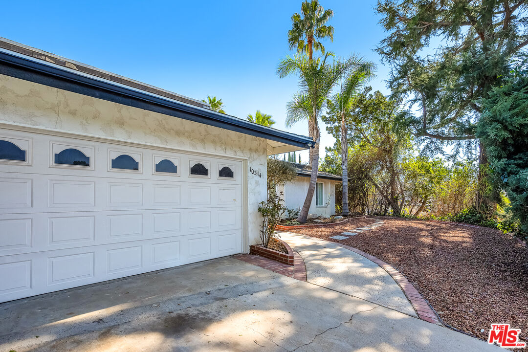 10314 Jimenez St