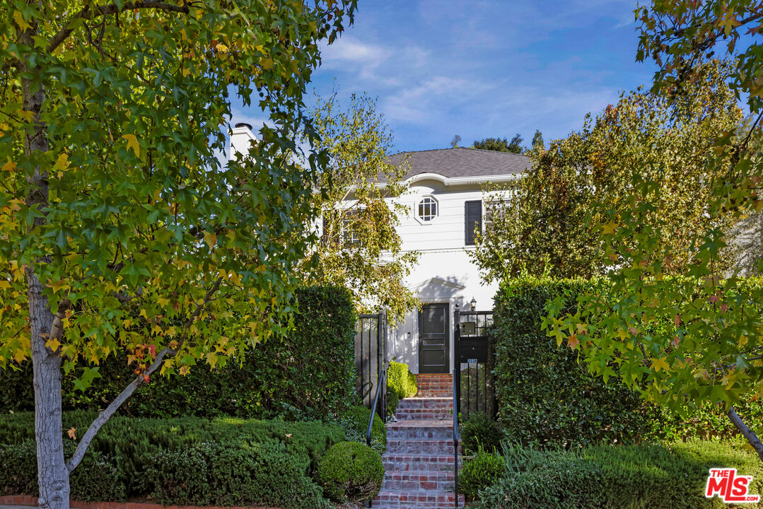 2536 Canyon Dr