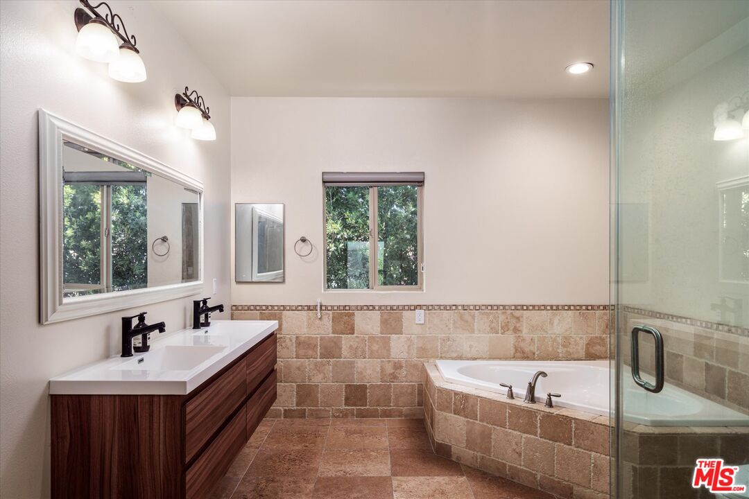 6924 Valmont St Unit: 10