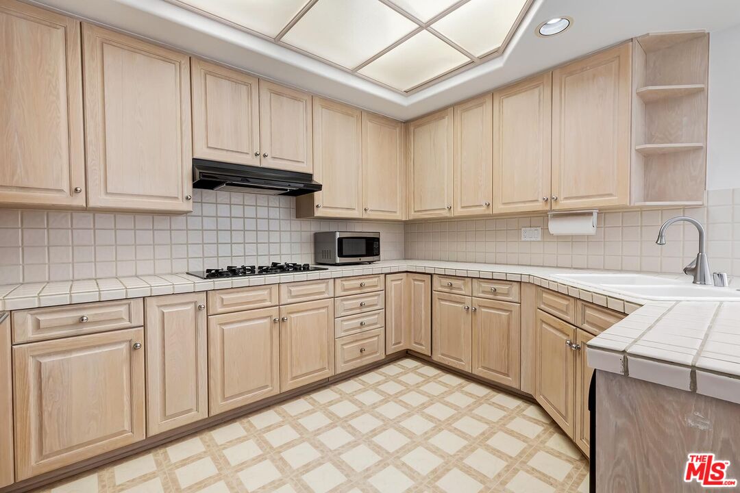 14290 Dickens St Unit: 303