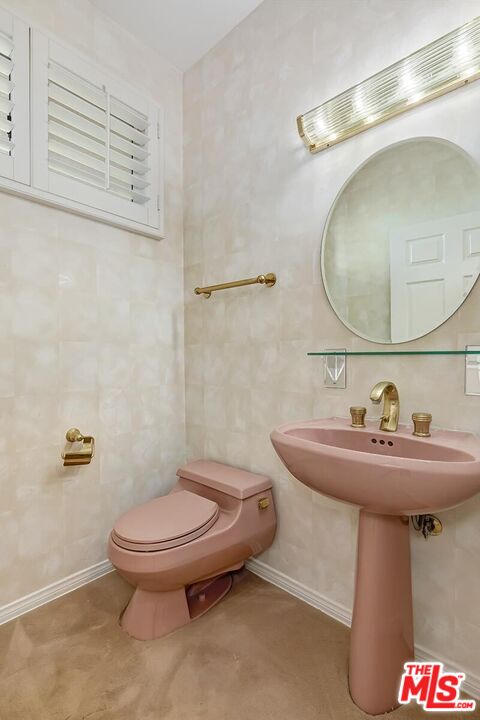 14290 Dickens St Unit: 303