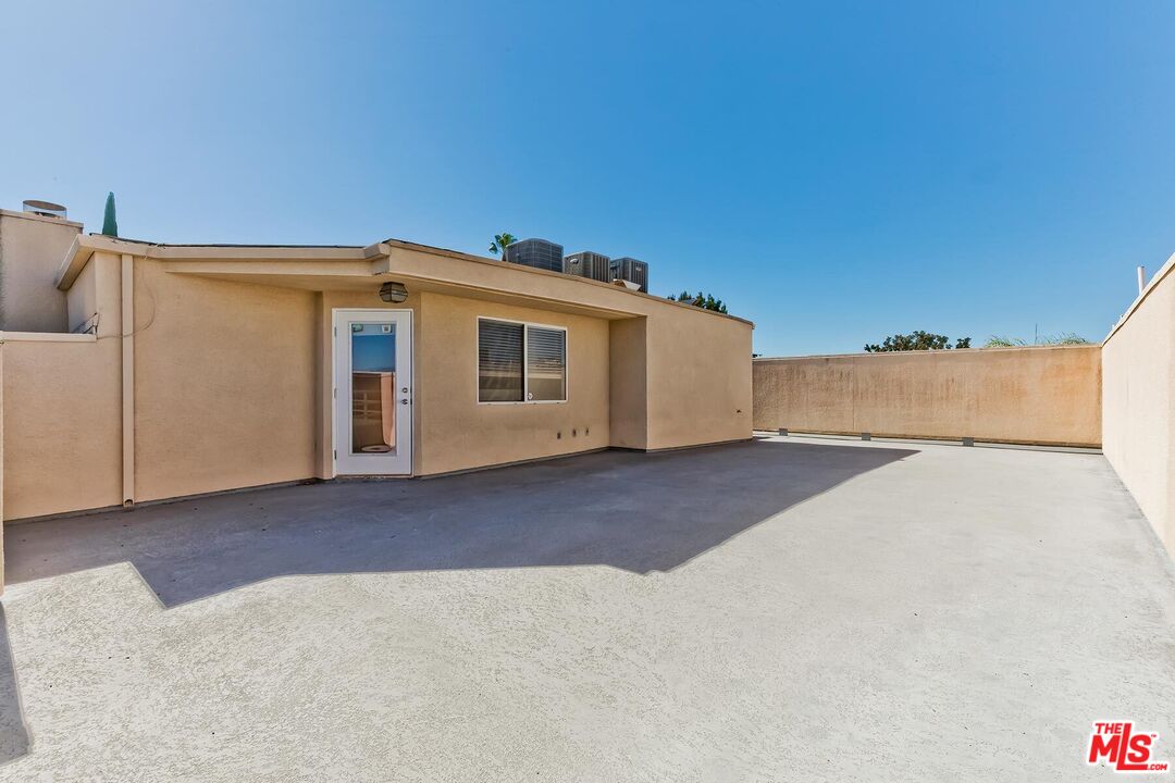 14290 Dickens St Unit: 303