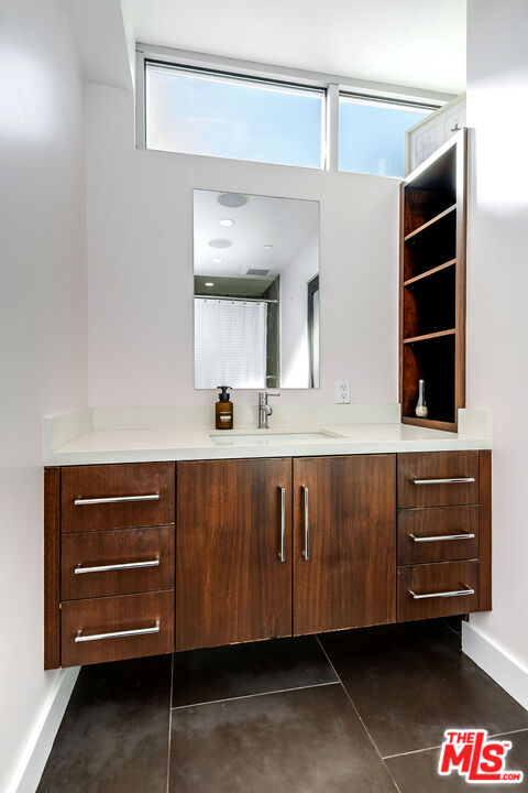 125 Pacific St Unit: 5