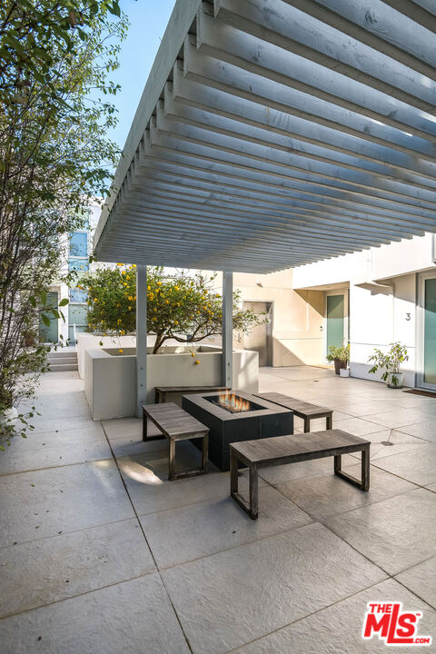 125 Pacific St Unit: 5