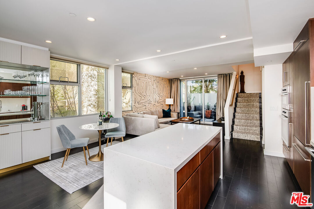 125 Pacific St Unit: 5