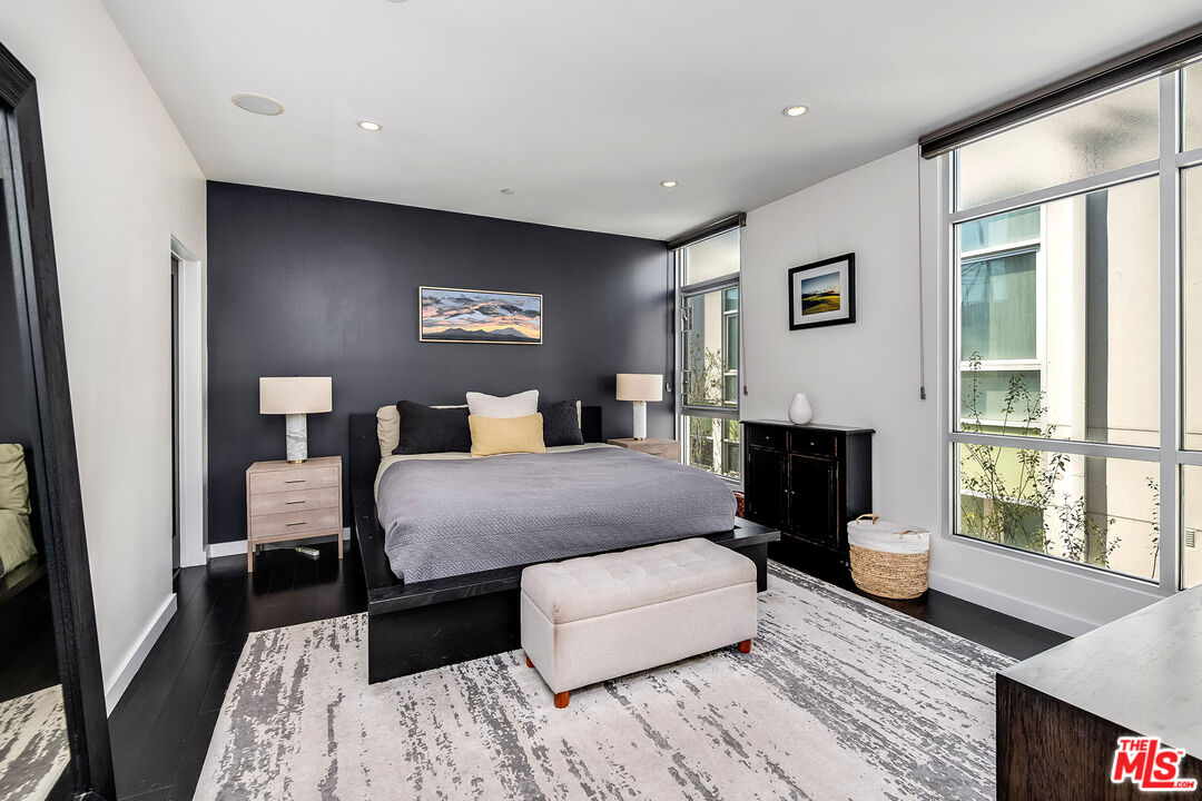 125 Pacific St Unit: 5