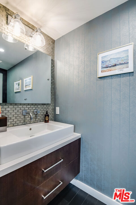 125 Pacific St Unit: 5