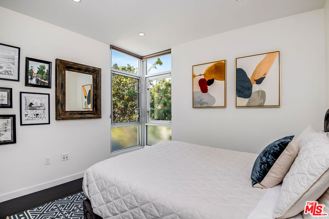 125 Pacific St Unit: 5
