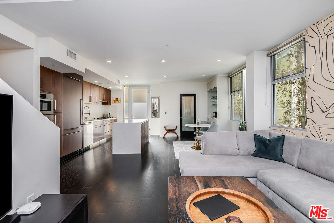 125 Pacific St Unit: 5