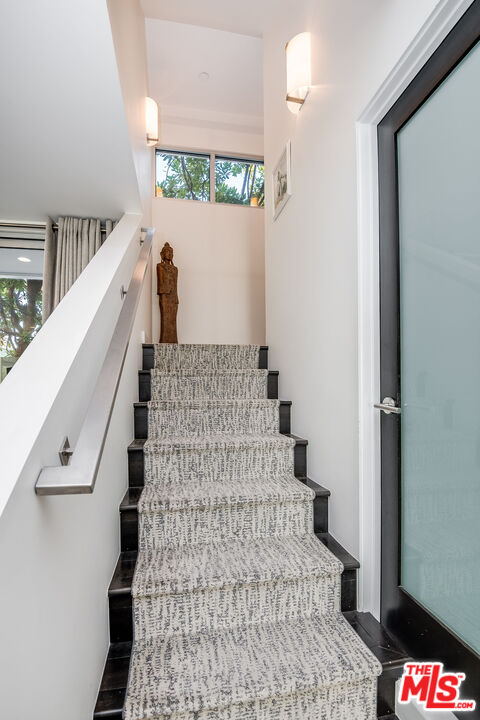 125 Pacific St Unit: 5