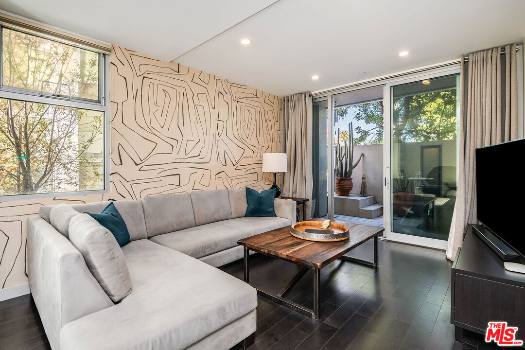 125 Pacific St Unit: 5