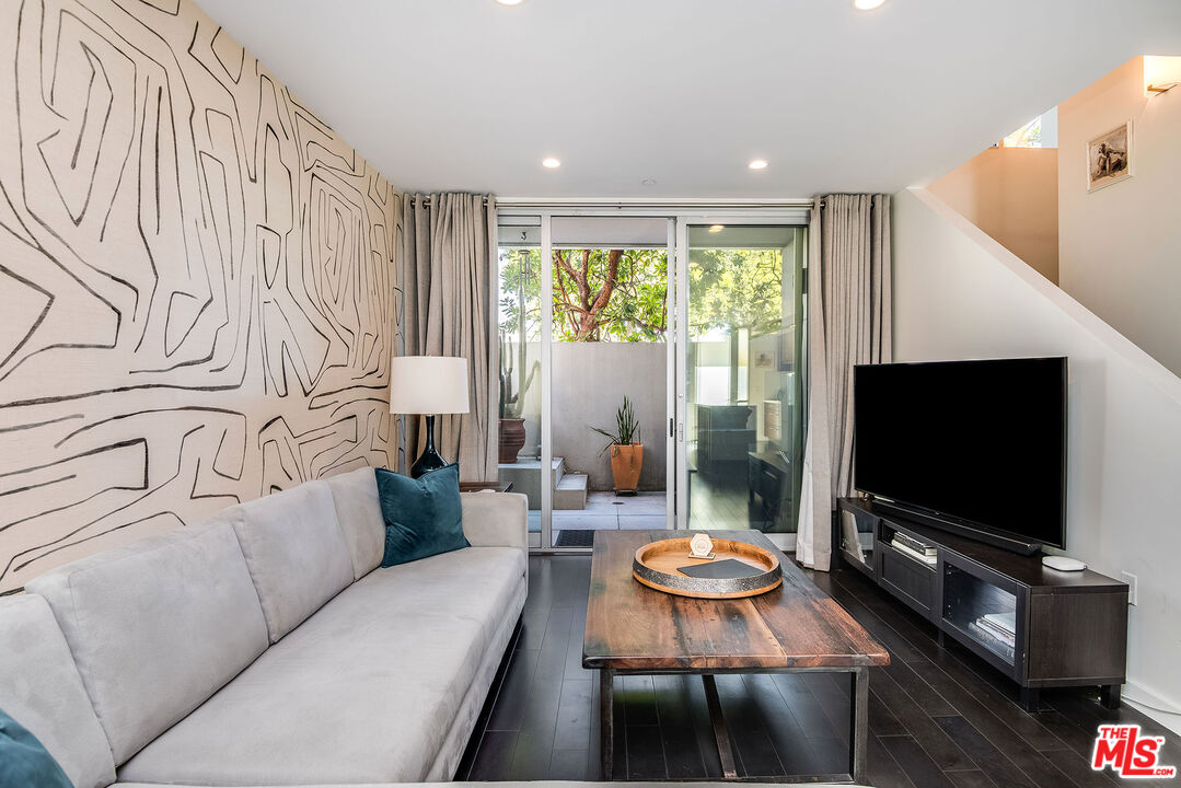 125 Pacific St Unit: 5