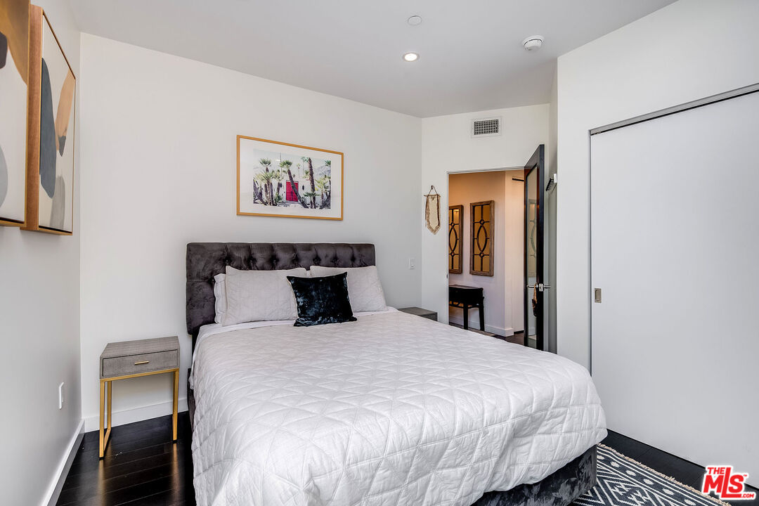 125 Pacific St Unit: 5