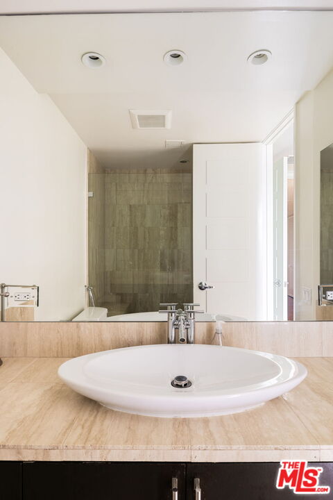 211 S Spalding Dr Unit: N105