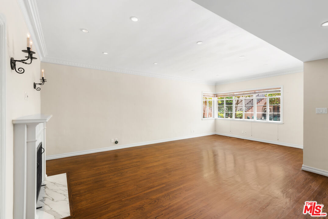 165 S Rodeo Dr