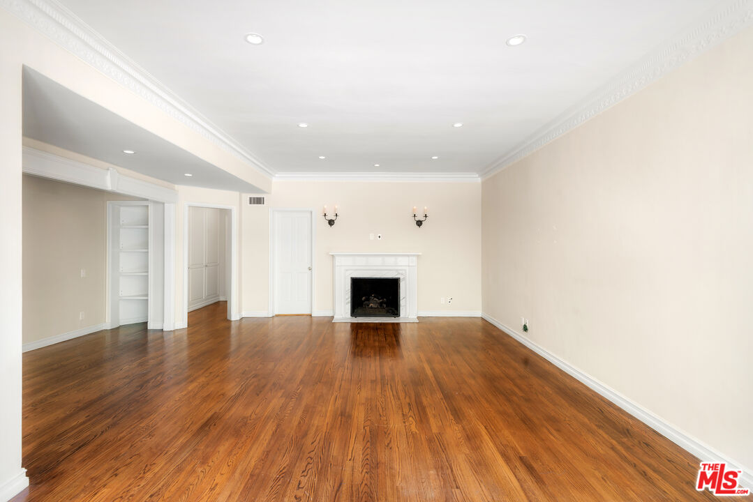 165 S Rodeo Dr