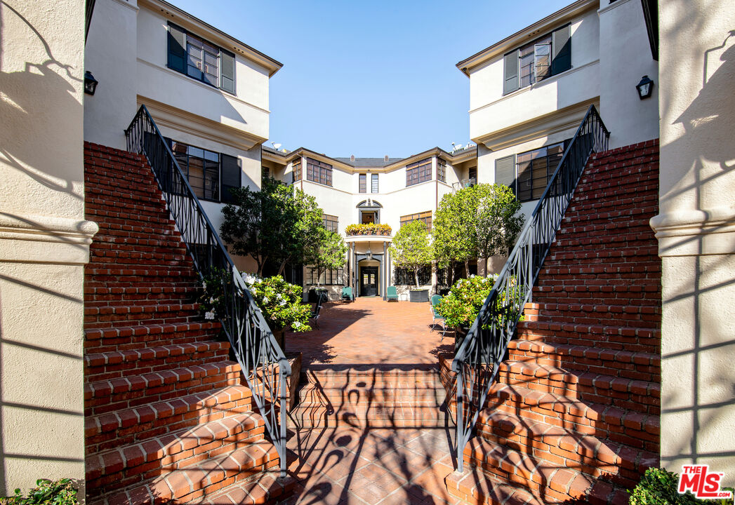 165 S Rodeo Dr