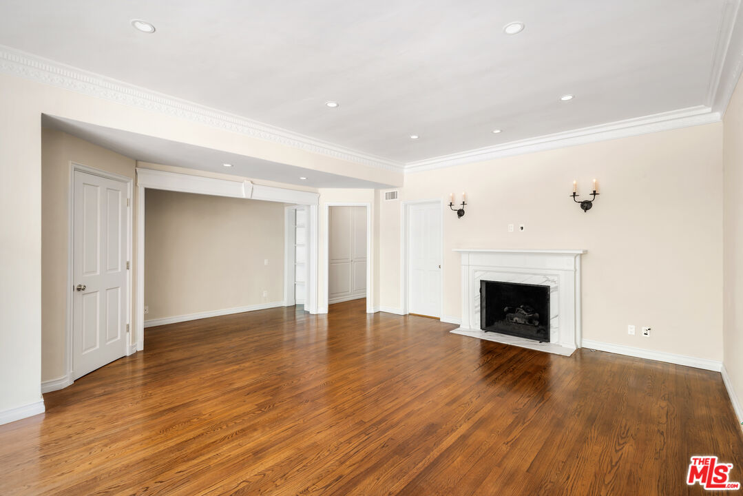 165 S Rodeo Dr