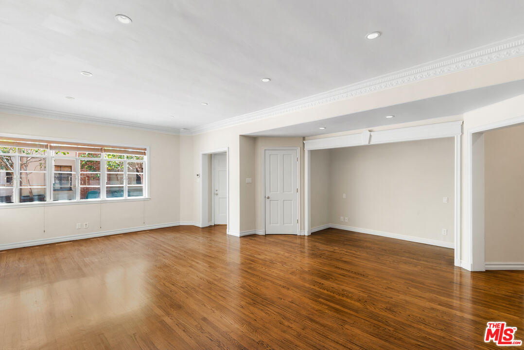 165 S Rodeo Dr