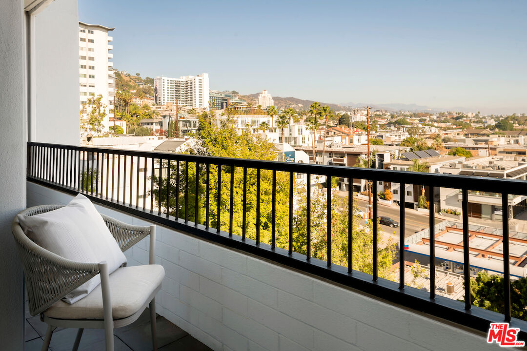1100 Alta Loma Rd Unit: 705