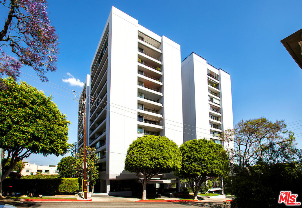 1100 Alta Loma Rd Unit: 705