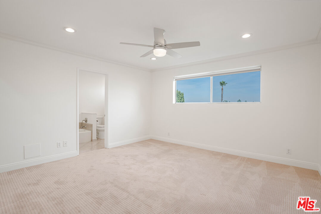 4950 Louise Ave Unit: 302