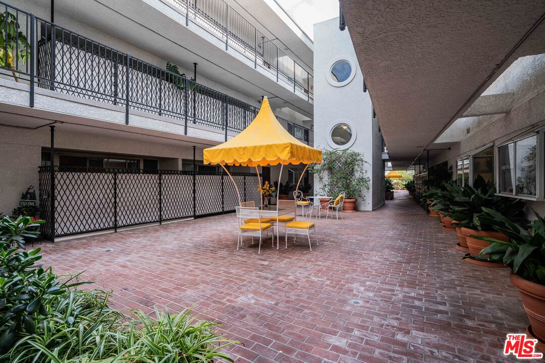 4950 Louise Ave Unit: 302