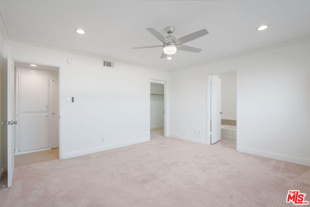 4950 Louise Ave Unit: 302