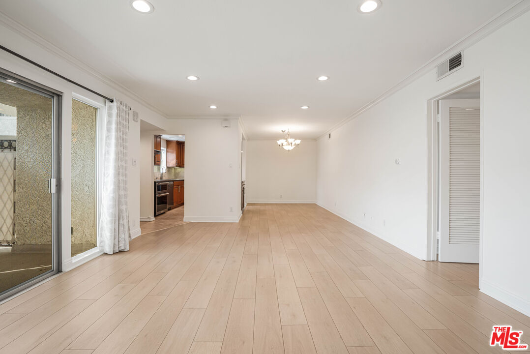 4950 Louise Ave Unit: 302