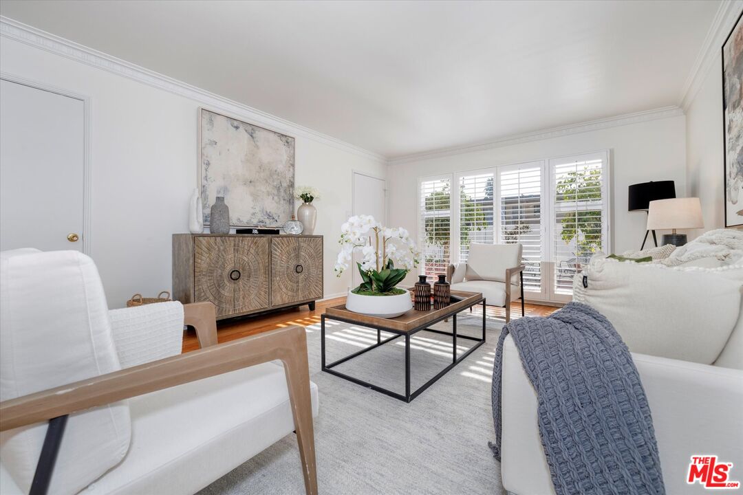 1275 N Harper Ave Unit: 4