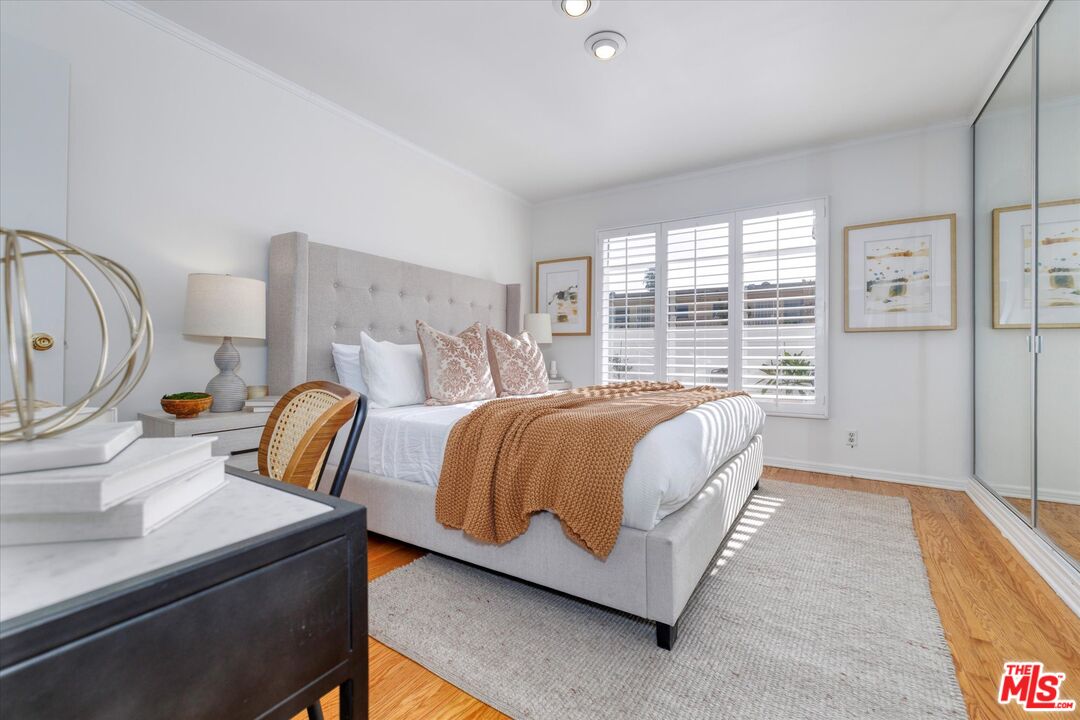 1275 N Harper Ave Unit: 4