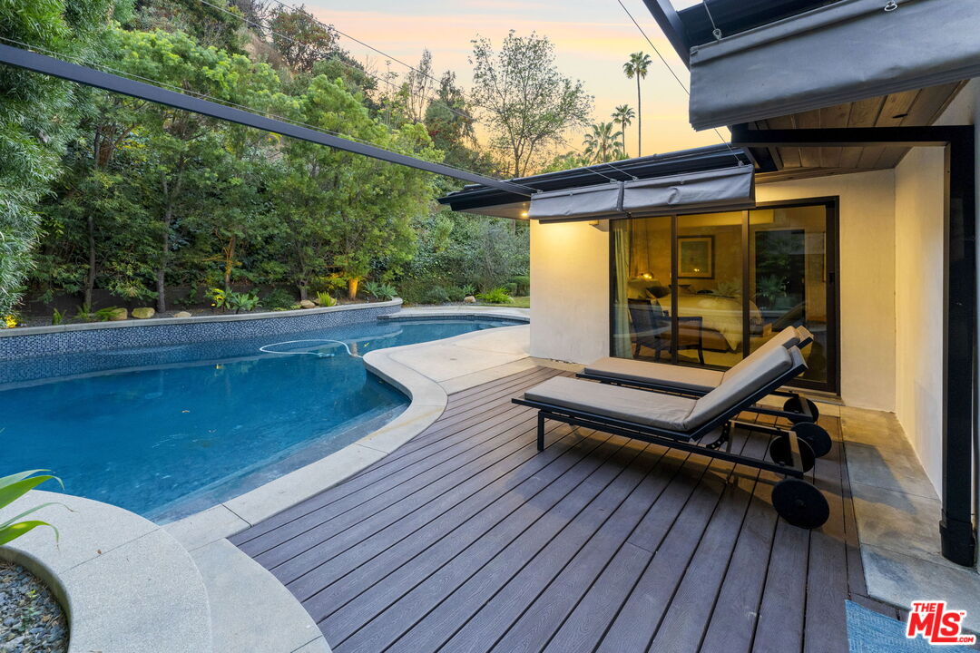 11272 Laurie Dr
