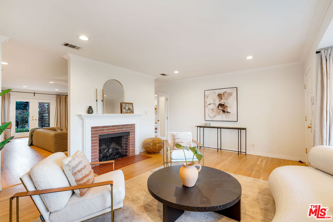 5035 Greenbush Ave