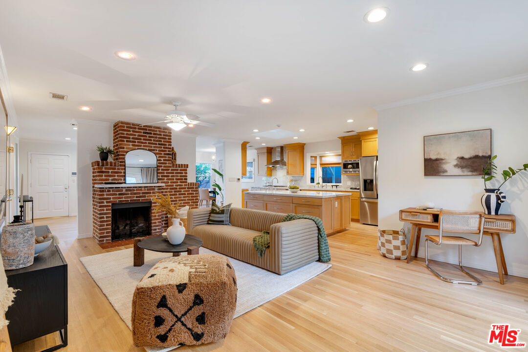 5035 Greenbush Ave