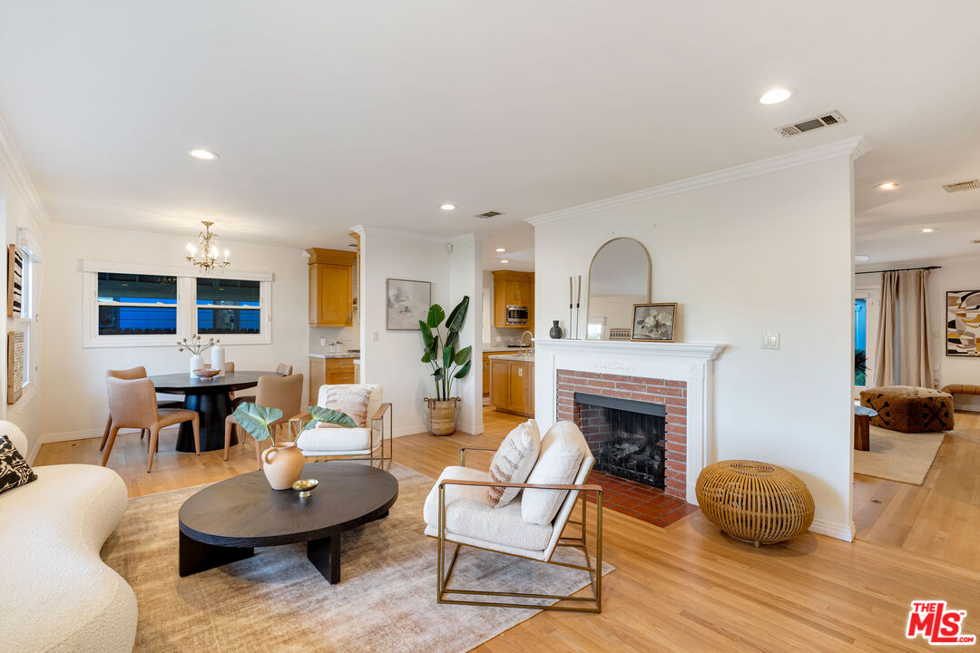 5035 Greenbush Ave