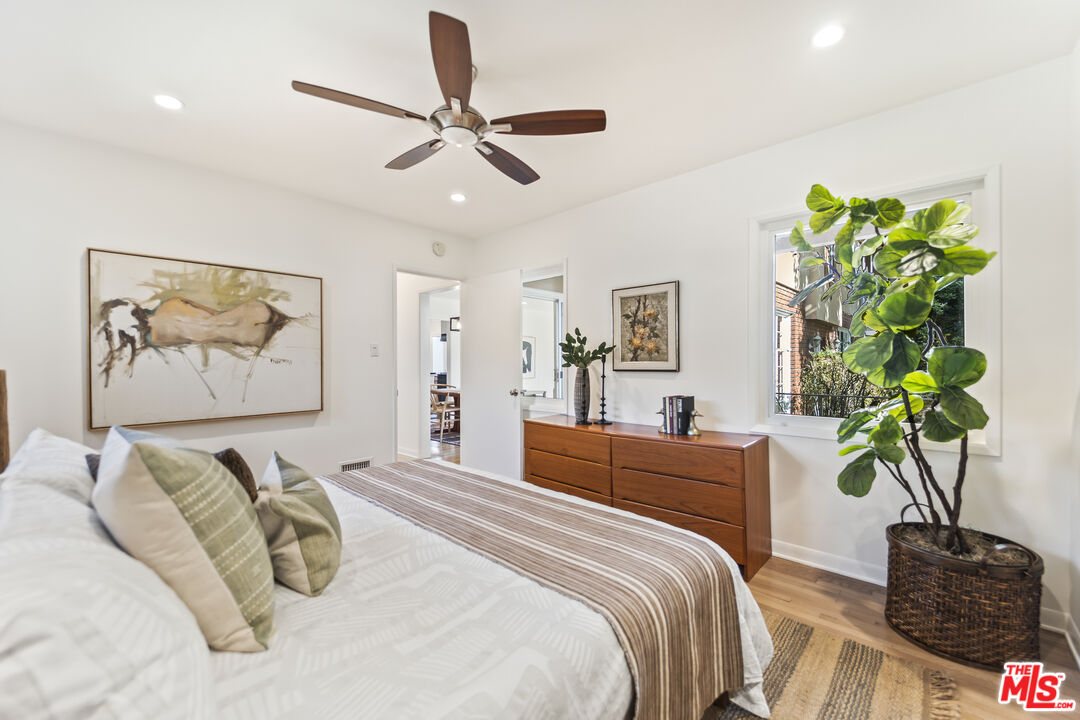 939 N Glendale Ave Unit: 3
