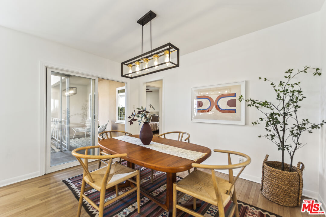 939 N Glendale Ave Unit: 3