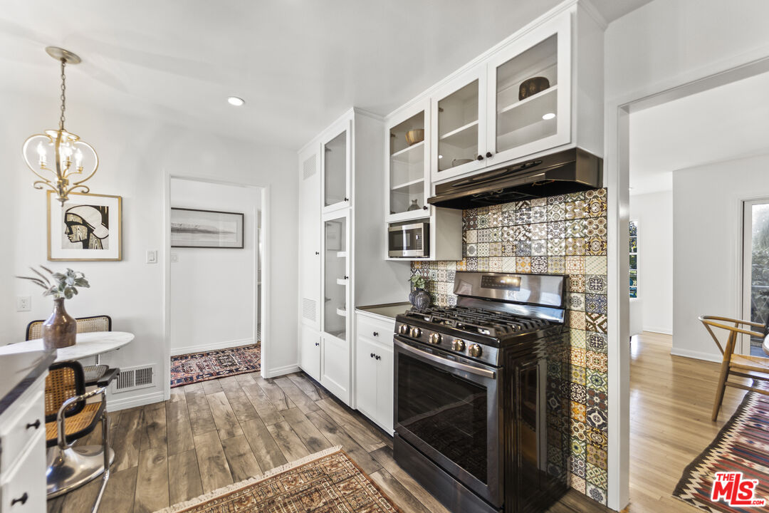939 N Glendale Ave Unit: 3
