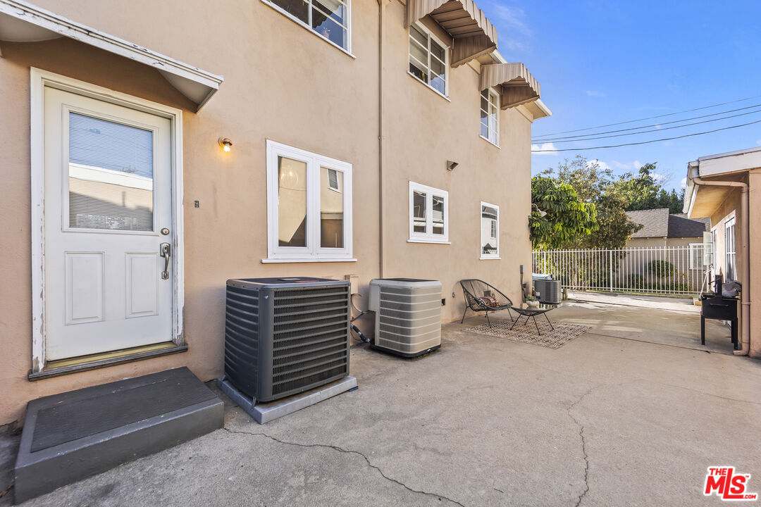 939 N Glendale Ave Unit: 3