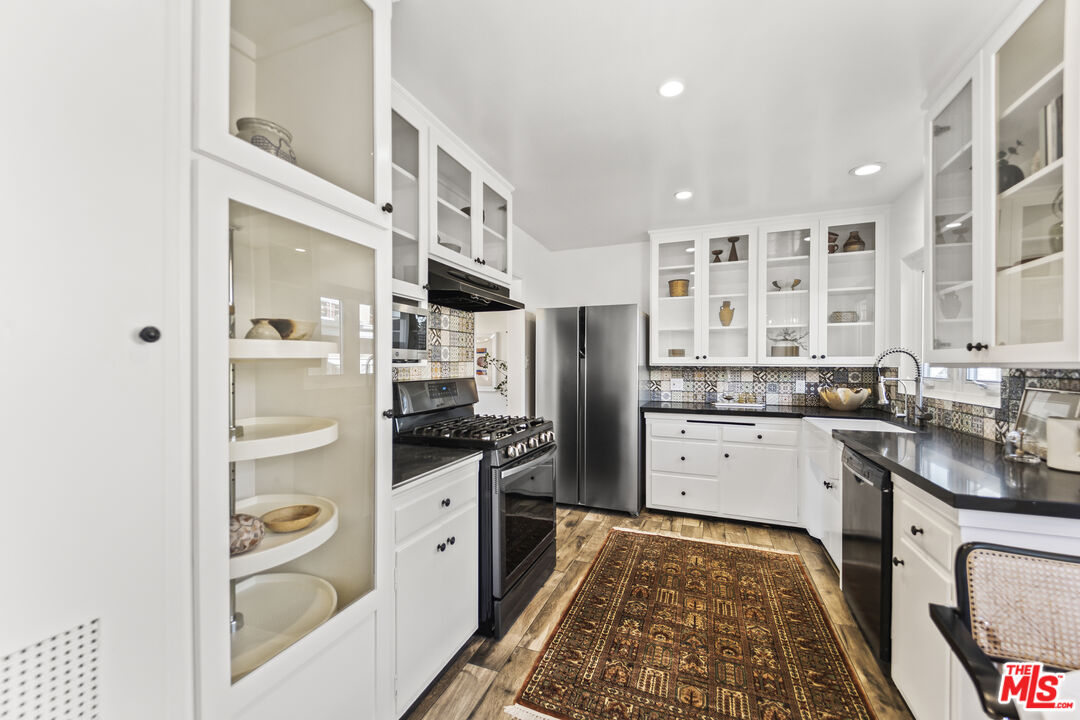 939 N Glendale Ave Unit: 3