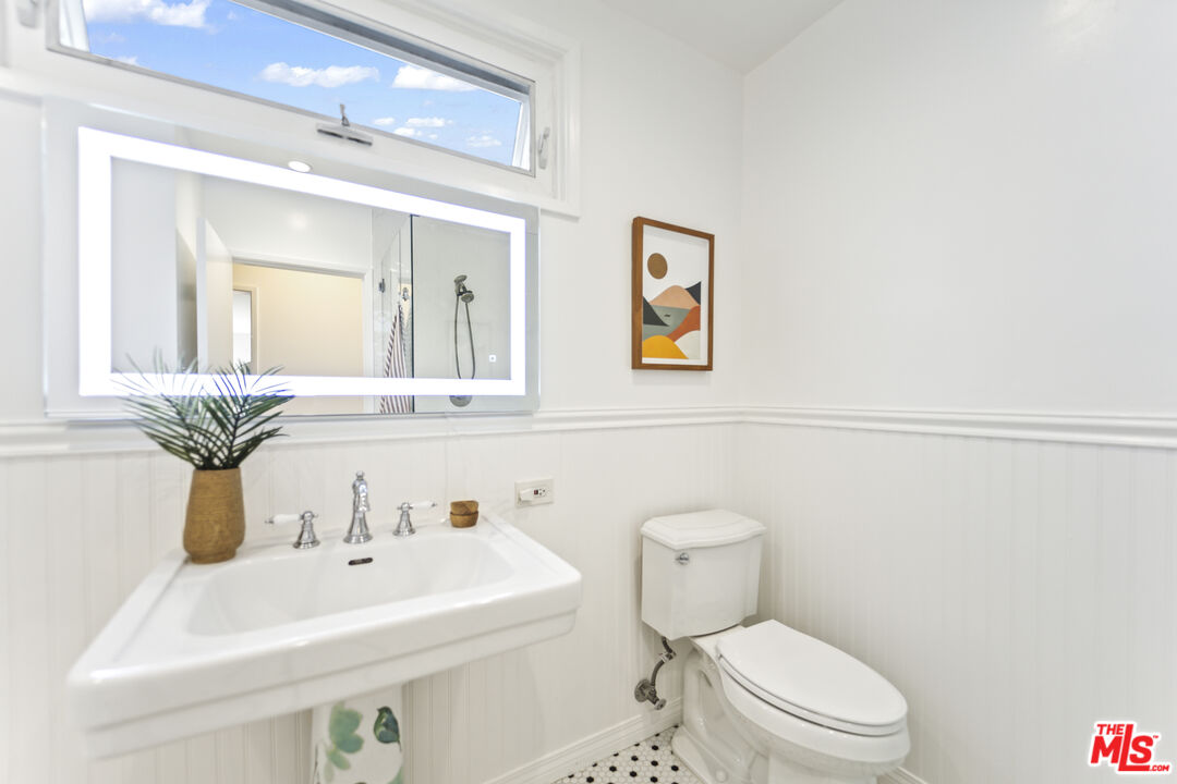 939 N Glendale Ave Unit: 3