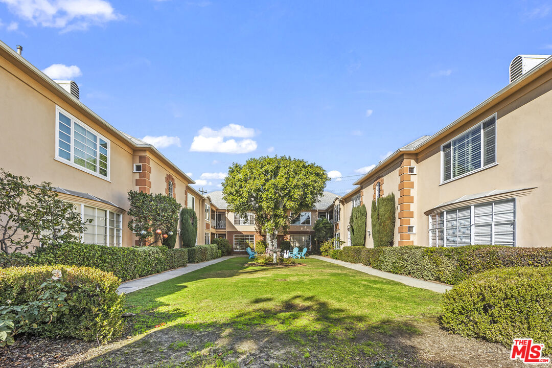 939 N Glendale Ave Unit: 3