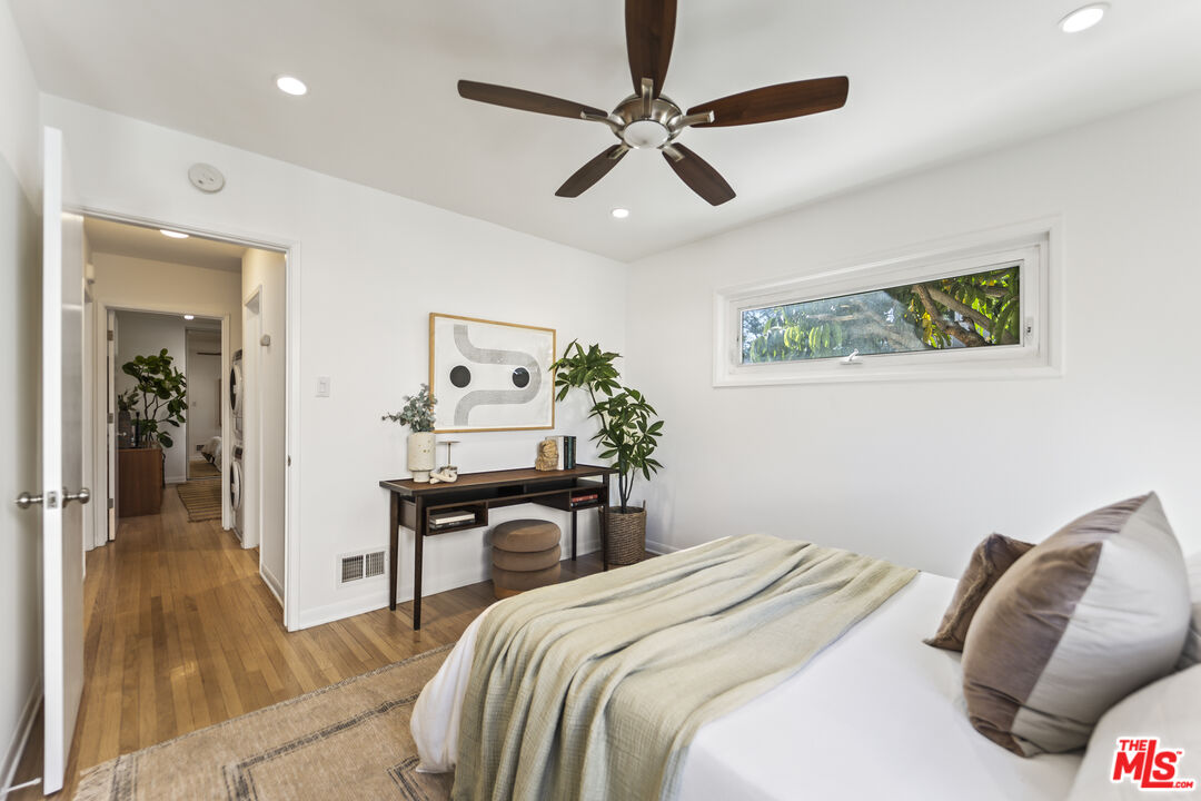 939 N Glendale Ave Unit: 3